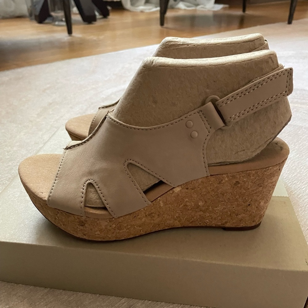 New, never worn, Clarks brand, Annadel Bari nubuck sandals